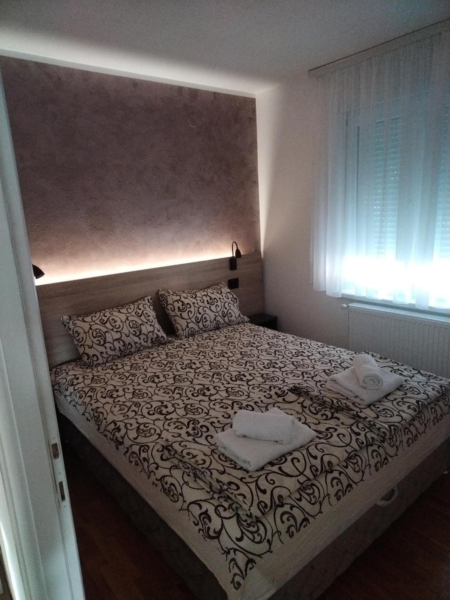 Apartmani Pause Ниш Номер фото